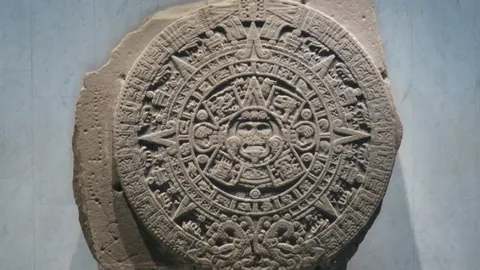 31岁老将场均贡献14+4+5，三分命中率34.9%，却领队内最高年薪